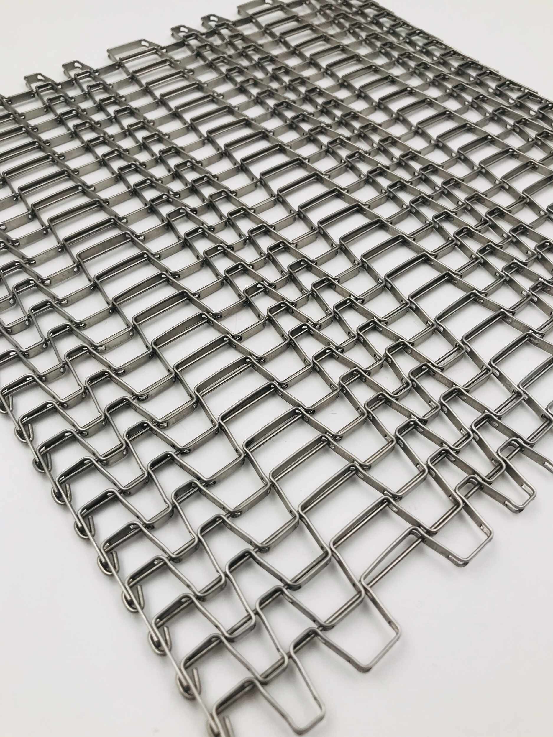 The Top Factors to Consider When Selecting a Conveyor Belt