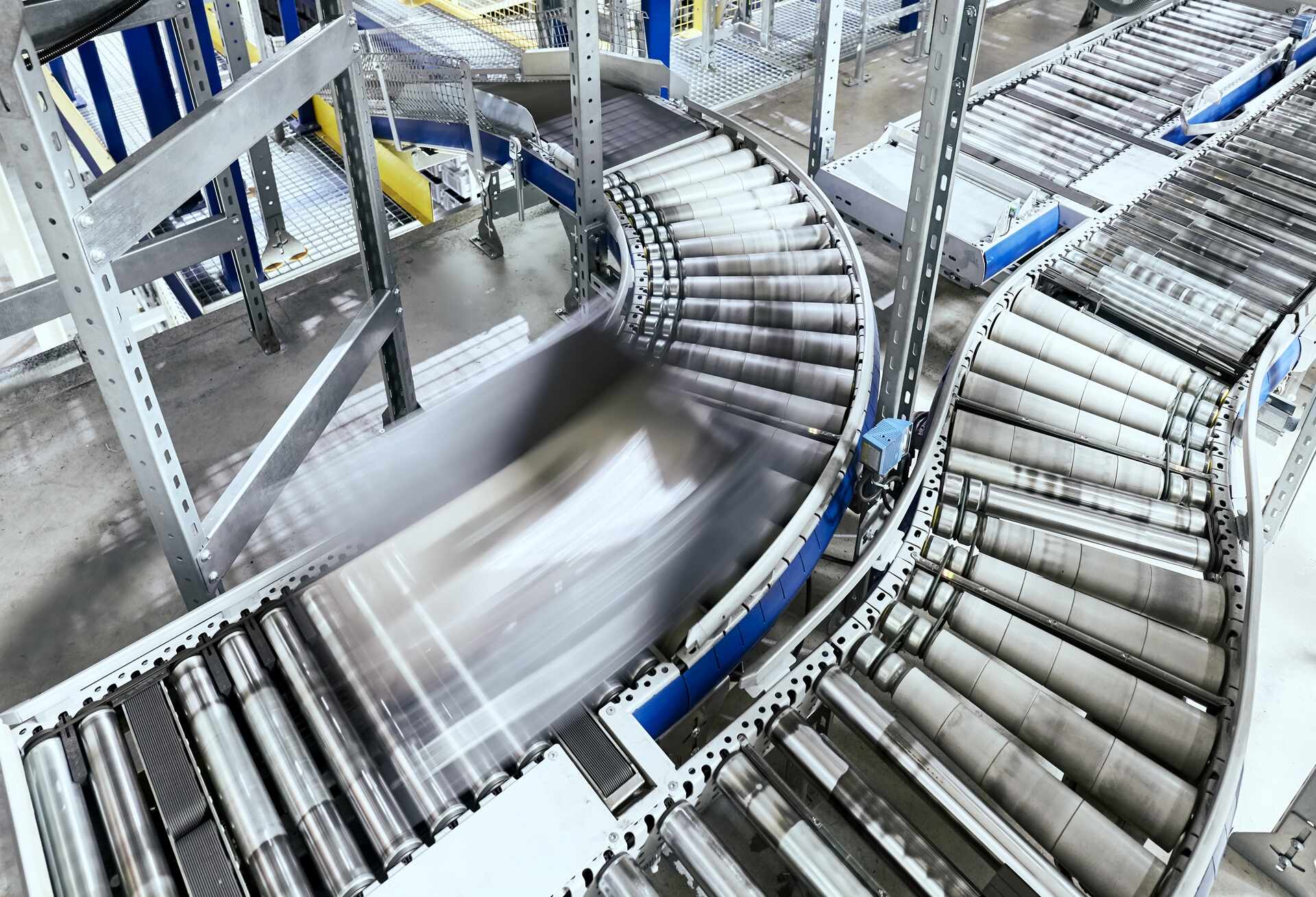 Maximising Productivity with High-Speed Conveyor Belt Systems: Key Factors for Efficiency in Manufacturing Operations