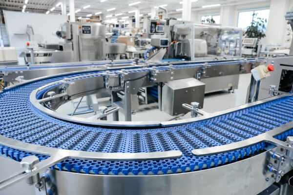 The Advantages of Modular Plastic Conveyor Belts: Streamlining Efficiency and Versatility in Manufacturing Operations