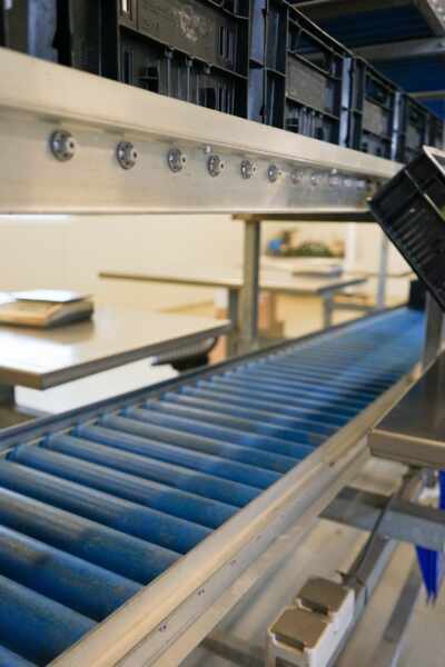 Understanding the Role of Conveyor Belt Tracking in Optimal System Operational Performance