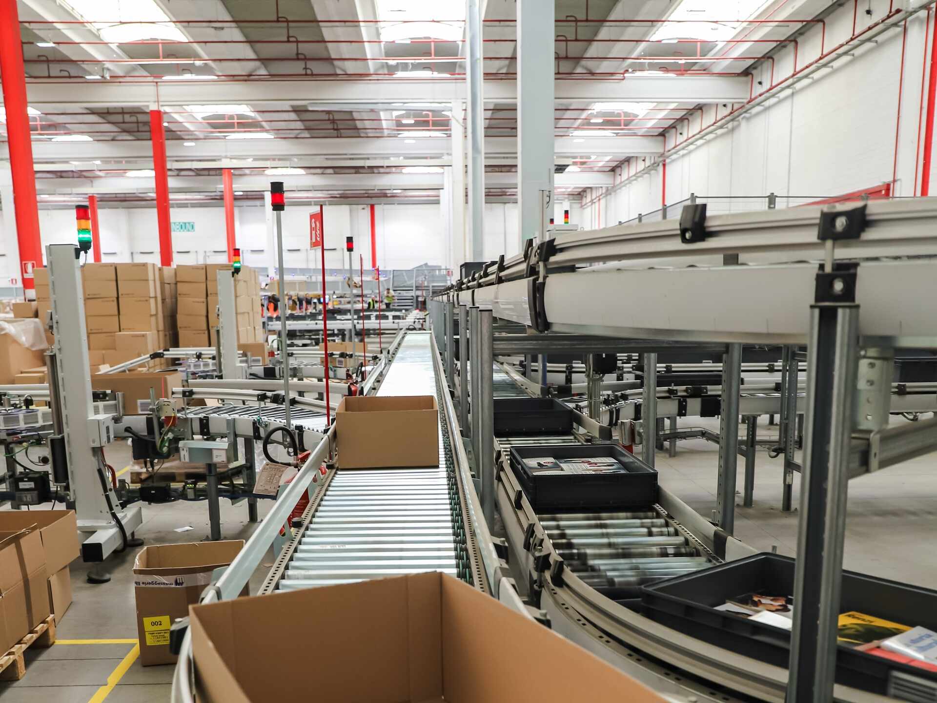 Guide to Selecting the Right Conveyor System for Your Facility